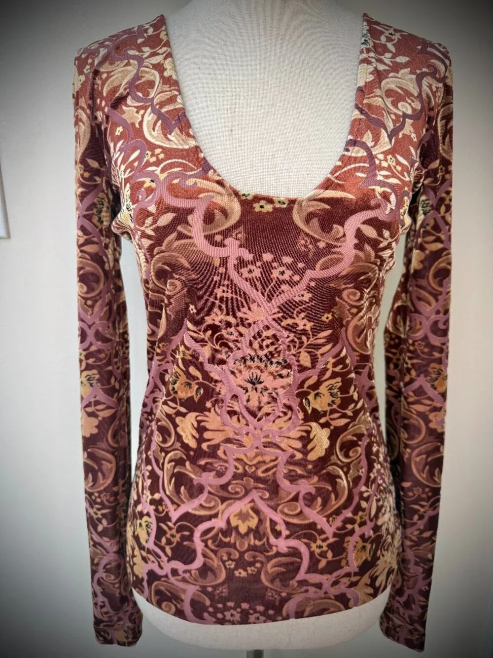 Free People V-Neck Velvet & Sheer Burnout Top in Burgundy - Mauve & Gold Print